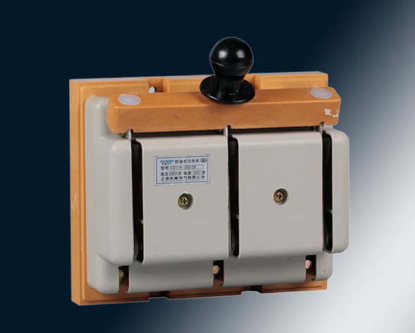 HD系列單投刀開(kāi)關(guān)、HS系列雙投刀開(kāi)關(guān)適用于交流50Hz、額定電壓400V、直流220V，額定電流至1500A的成套配電裝置中，用作手動(dòng)不頻繁接通與分?jǐn)嘟恢绷麟姟?>
											HD、HS開(kāi)啟式刀開(kāi)關(guān)</a>
										</div>
										 
										<div   id=